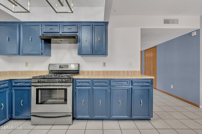 Building Photo - 6820 Villa Hermosa Dr