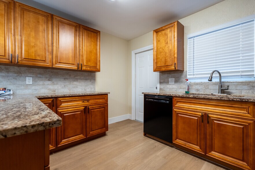 Building Photo - 10911 NW 45th St