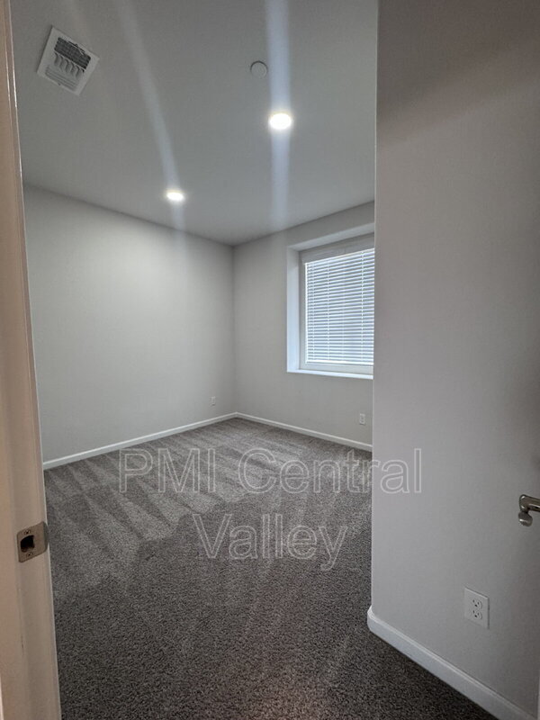 Building Photo - 349 Terra Mia Ave