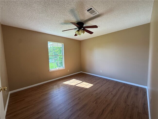 Building Photo - 2446 Ridgeway Loop