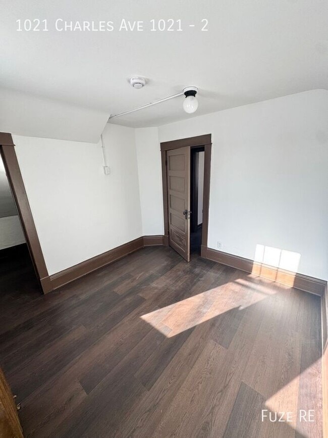 Building Photo - 1021 Charles Ave