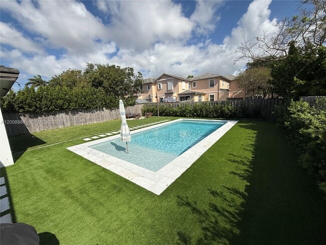 Building Photo - 2945 SE 3rd St