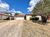 Building Photo - 1306 Troy Ln