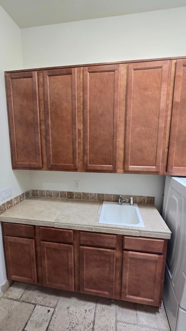 Building Photo - 4485 E Quail Brush Rd