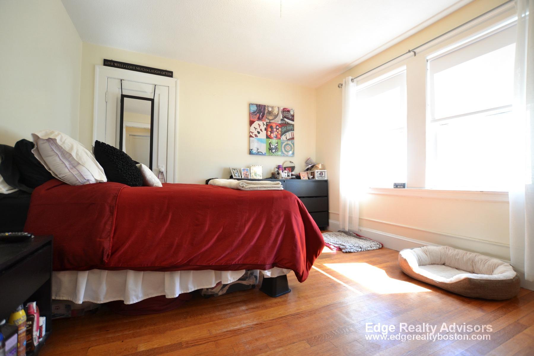 Building Photo - 55 Brock St