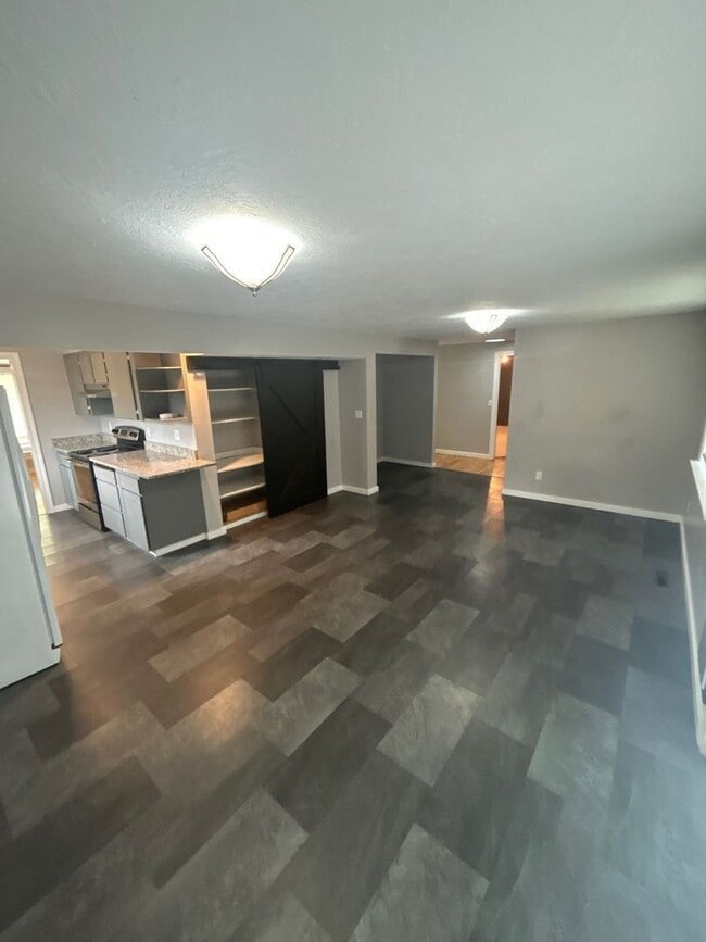 Building Photo - 3677 Carmelle Ct NE