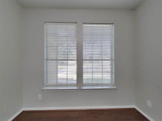 Building Photo - 1735 Wilderness Park Ct