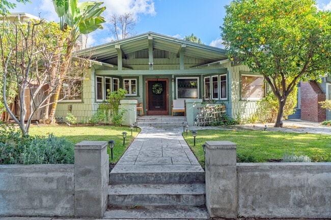 Primary Photo - 1550 N Sierra Bonita Ave