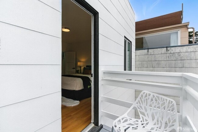 Building Photo - 1204 Funston Ave