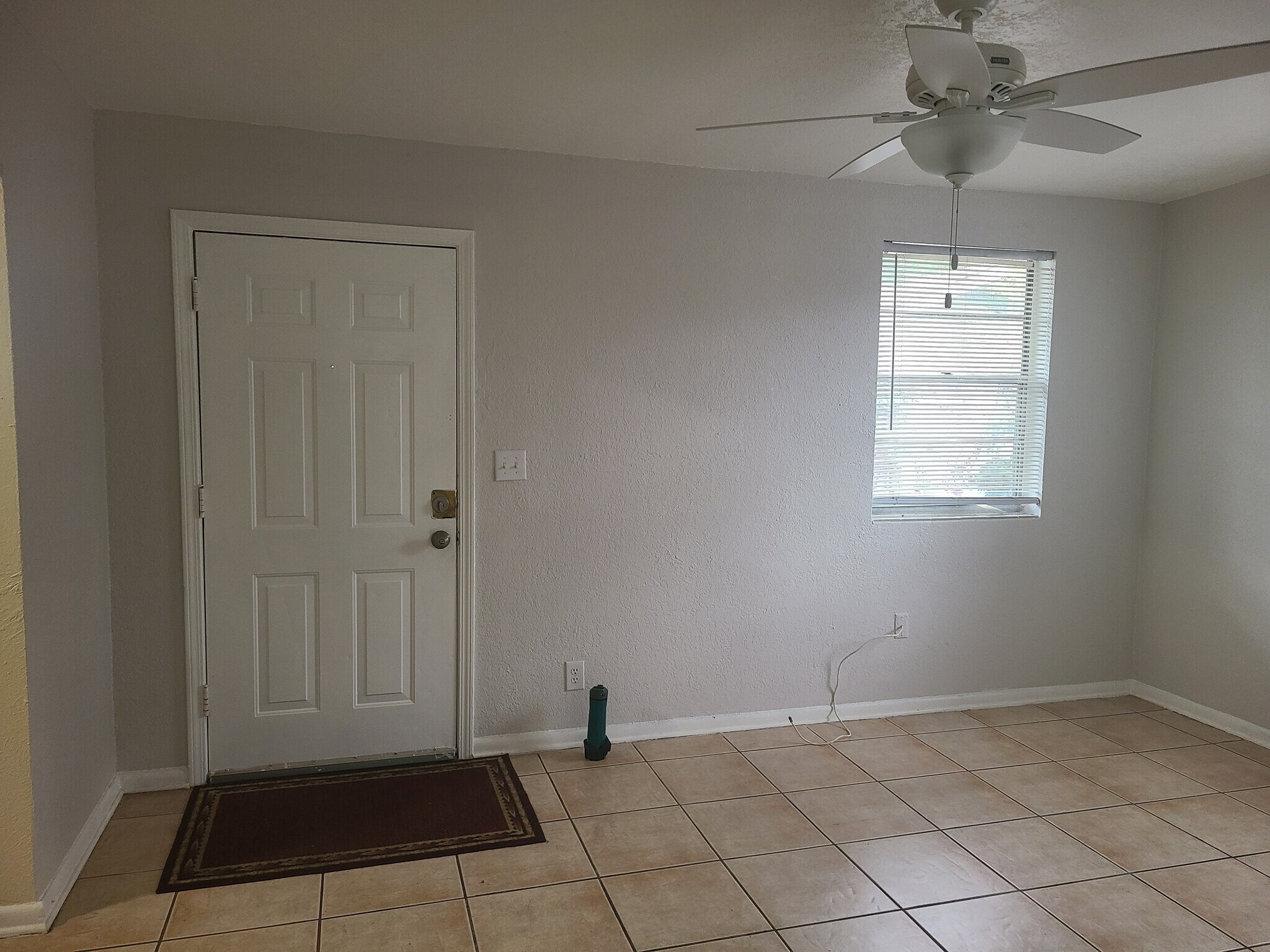 Building Photo - 1564 W 14th St