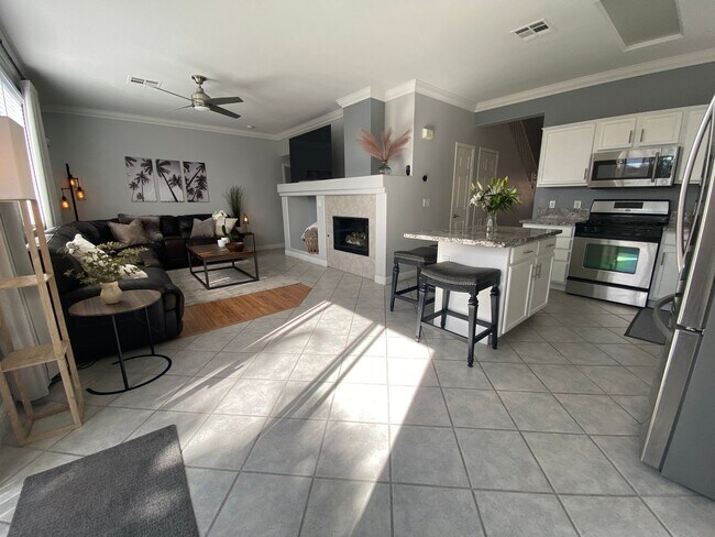 Building Photo - 4 Bedroom Home in Summerlin with Pool