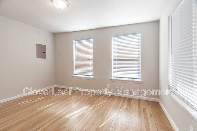 Building Photo - 210 Harwood Dr
