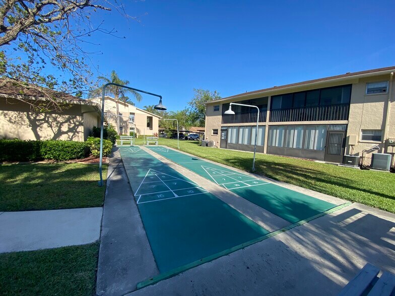 Building Photo - 2616 Woodgate Ln