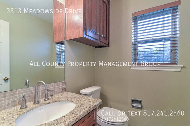 Building Photo - 3513 Meadowside Dr
