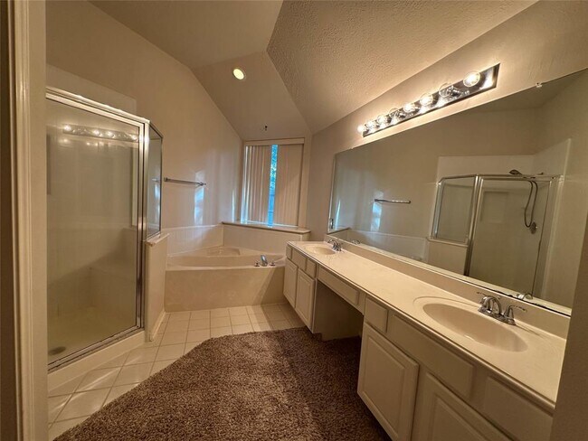 Building Photo - 2307 Millerton Ln