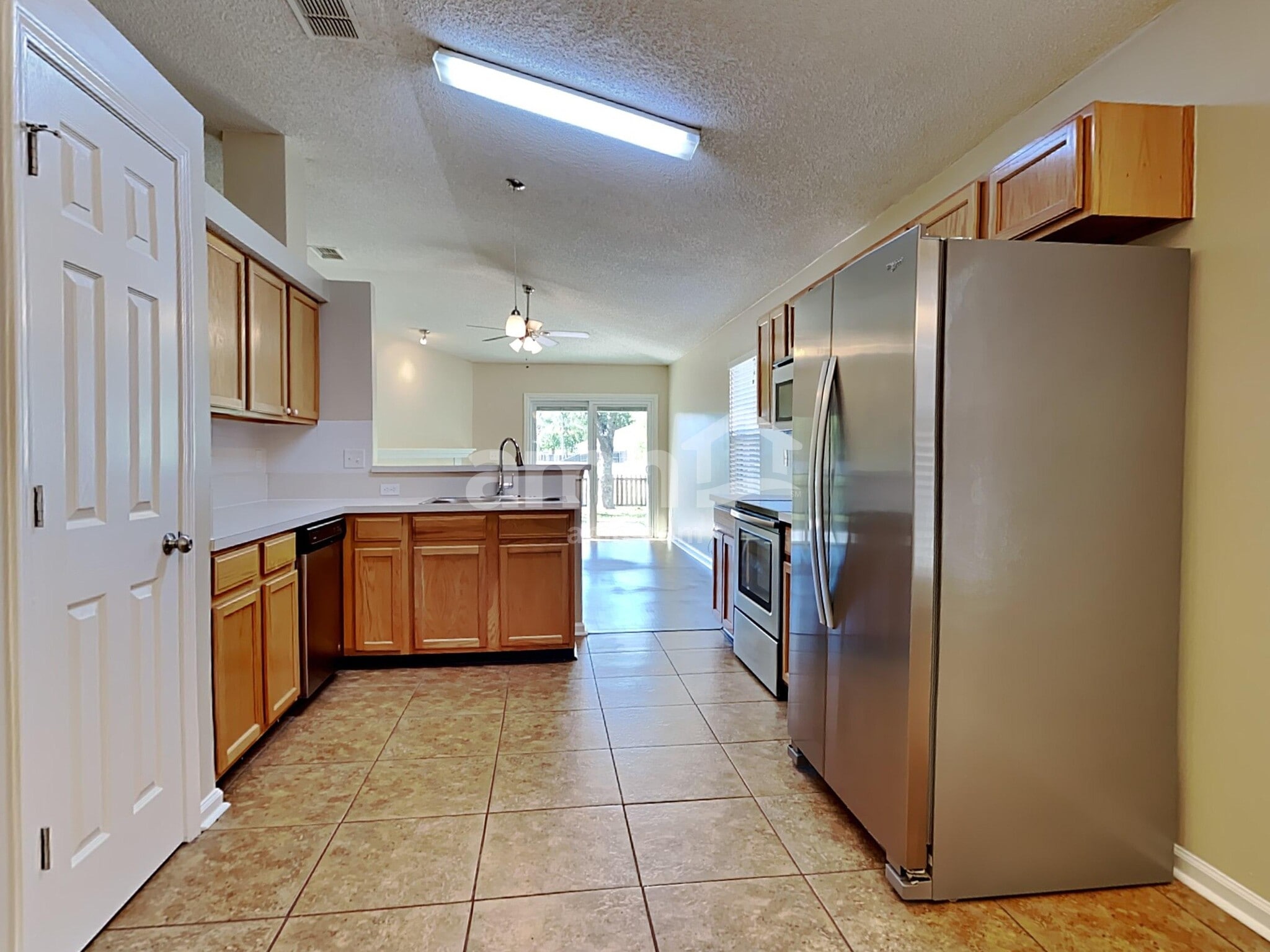 Building Photo - 840 Mackenzie Cir