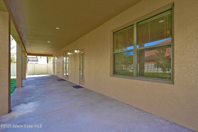 Building Photo - 1185 Talon Way