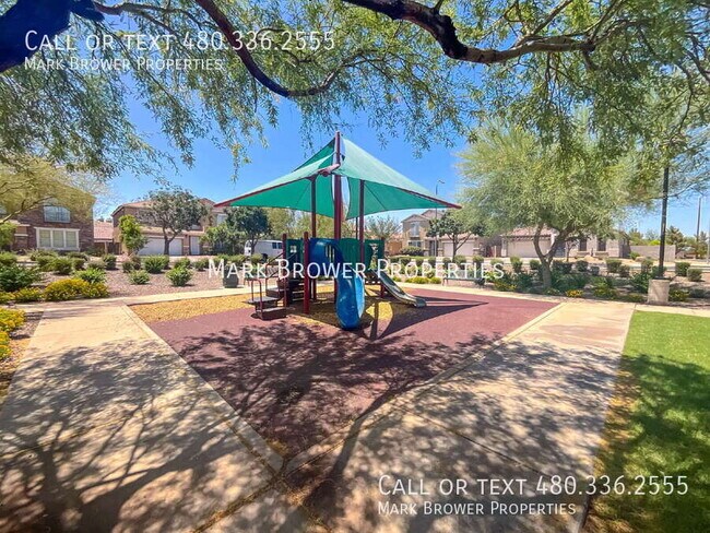 Building Photo - 2150 E Sunland Ave