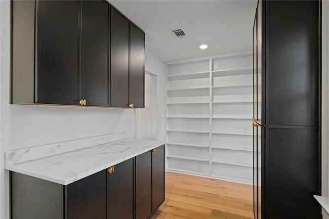 Building Photo - 1275 The by Way NE