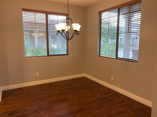 Building Photo - 1736 E Joseph Way