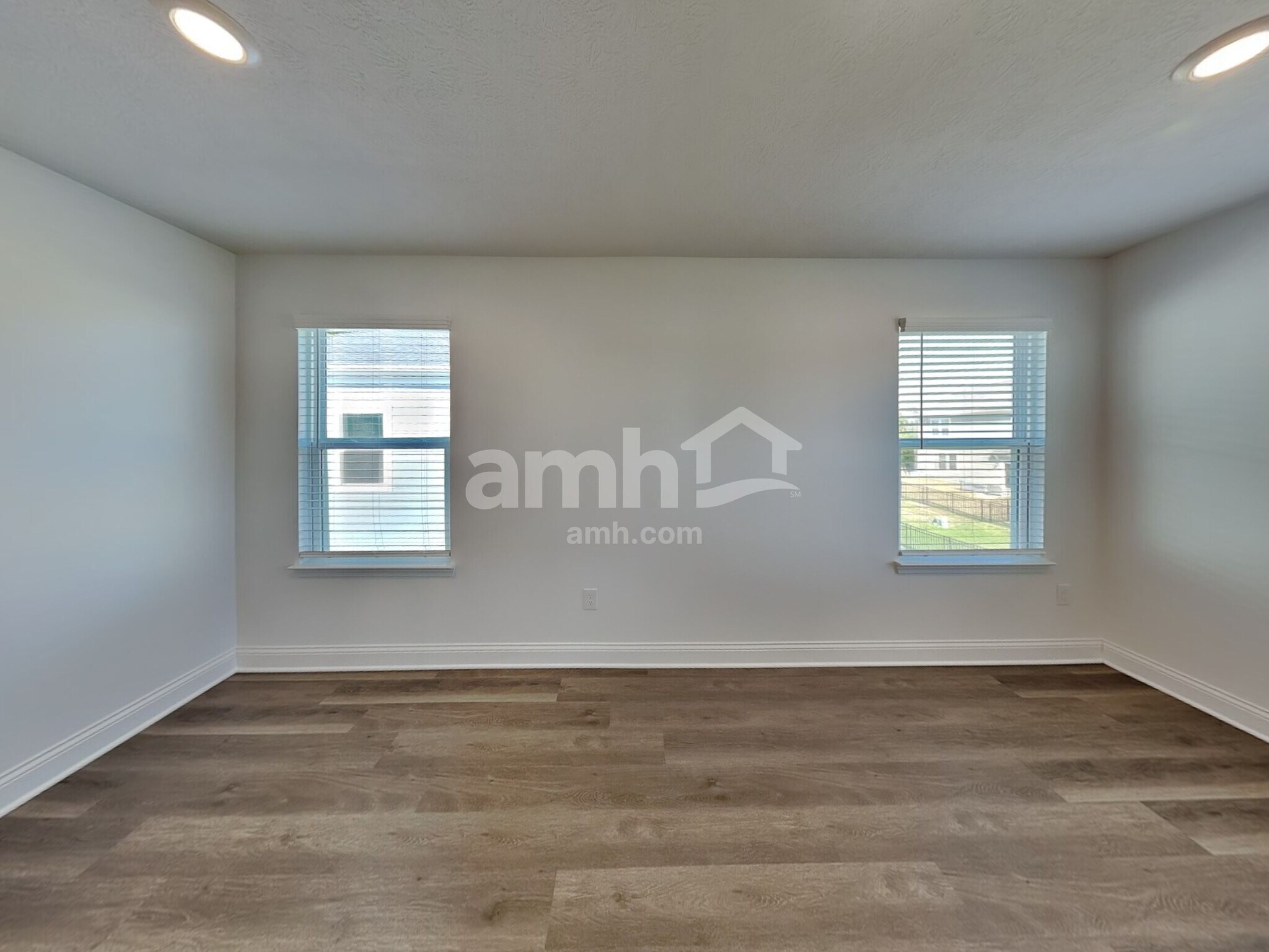 Building Photo - 206 Rustic Barn Ct