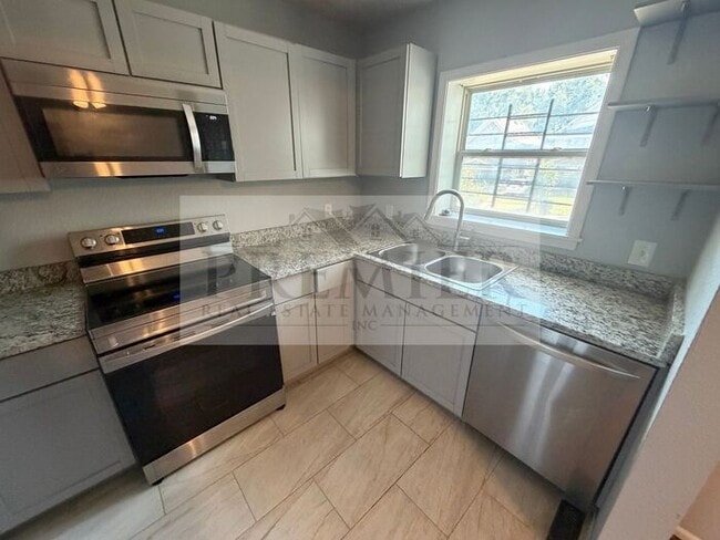 Building Photo - 1610 E 37th St