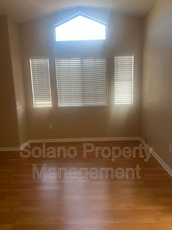 Building Photo - 184 Nantucket Cir