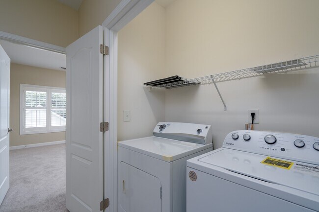 Building Photo - 15449 Goodwood St