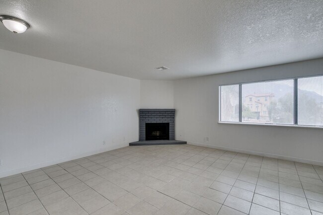 Building Photo - 6987 Mendon Ln