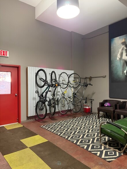 Common Area - 505 S Main St