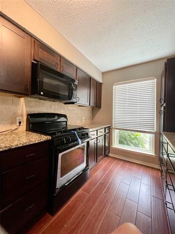 Building Photo - 15826 El Estado Dr