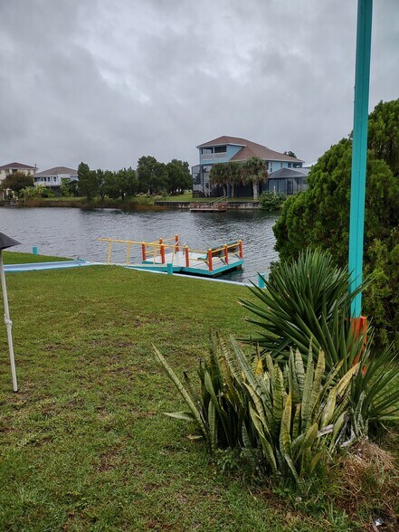 Building Photo - 3320 Gardenia Dr