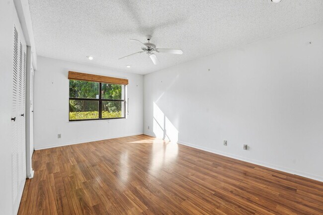 Building Photo - 9476 El Clair Ranch Rd