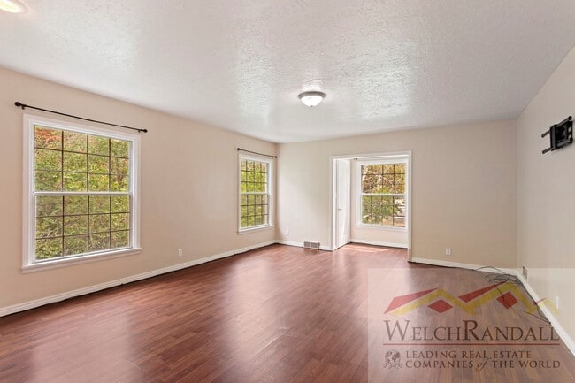 Building Photo - 3 Bedroom Layton Home