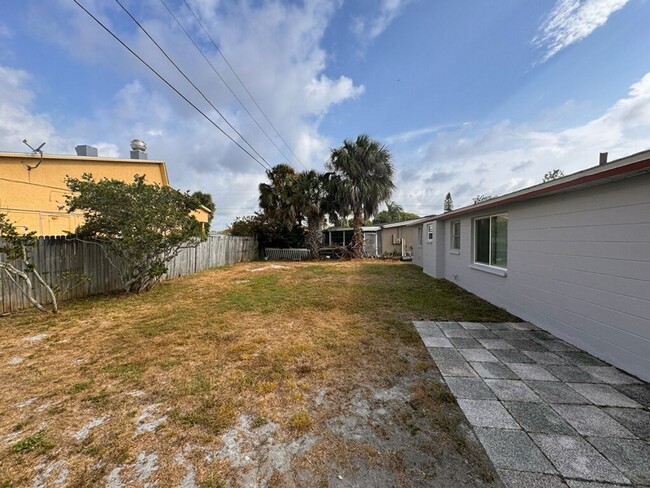 Building Photo - 2 Bedroom 1.5 Bath Clean & Cozy Home for Rent