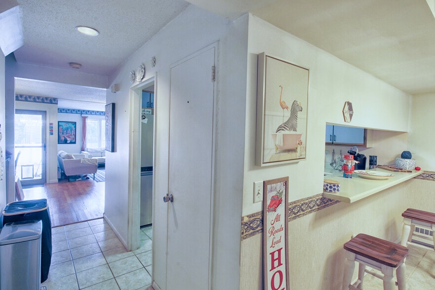 Building Photo - 67 Maryland Rd