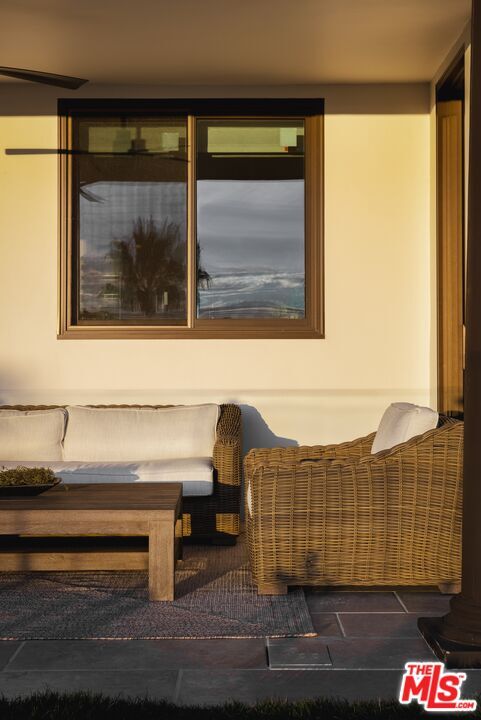 Building Photo - 16736 Vía Pacifica
