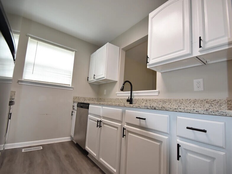 Building Photo - 614 N Highland Park Ave