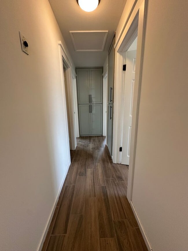 Building Photo - Newly Remodeled 3 bed 1 bath home!
