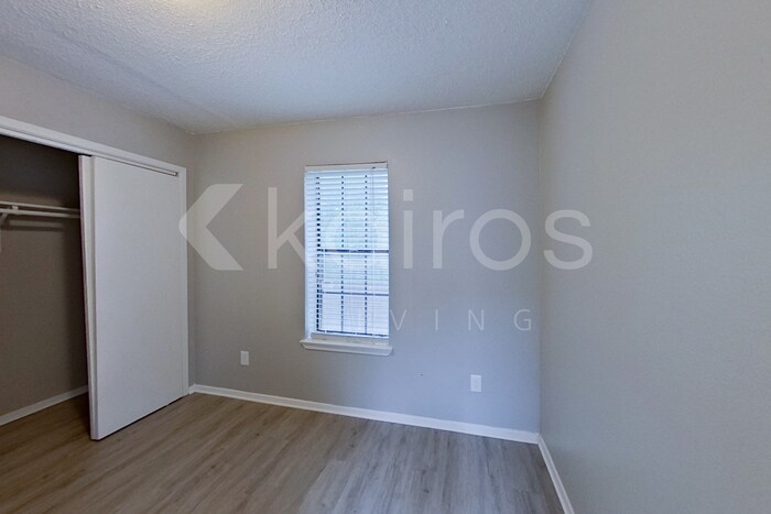 Building Photo - 2140 Woodnote Ln