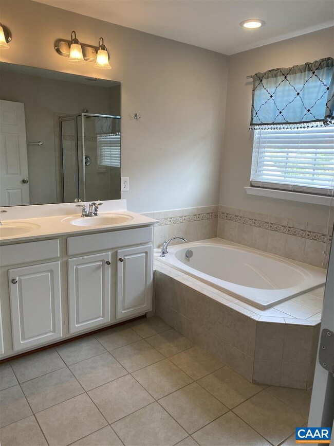 Building Photo - 1930 Asheville Dr