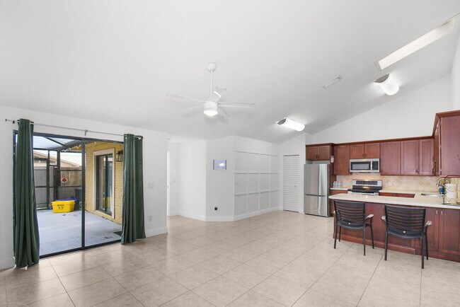 Building Photo - 5805 Golden Eagle Cir