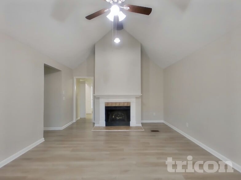 Building Photo - 3009 Blackwood Dr