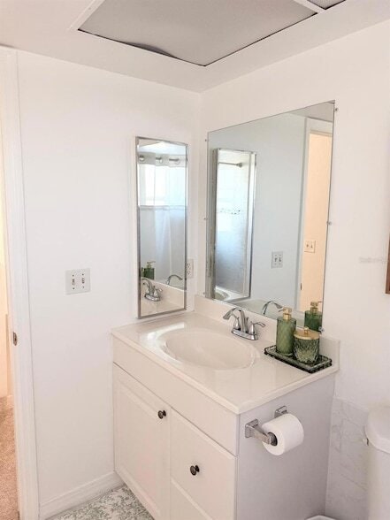 Building Photo - 5027 SW 16th Pl