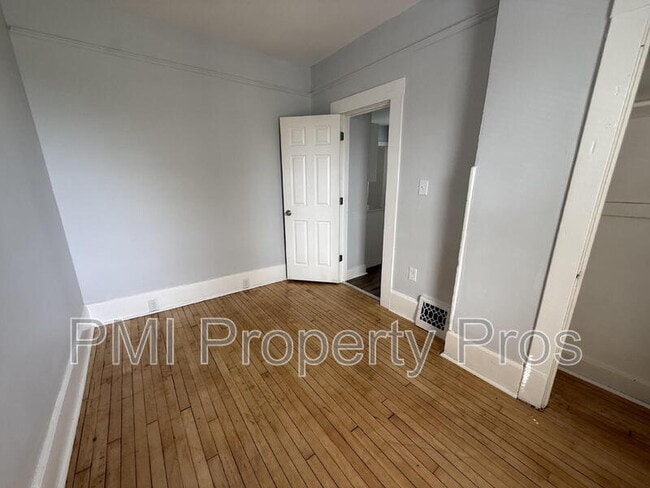 Building Photo - 3109 W Walnut St