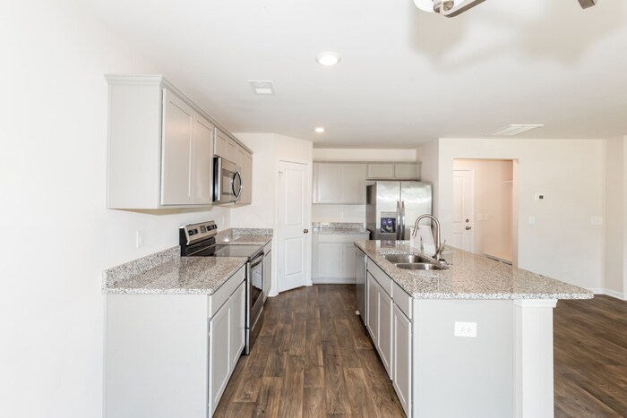 Building Photo - 220 Bowery Breeze Wy