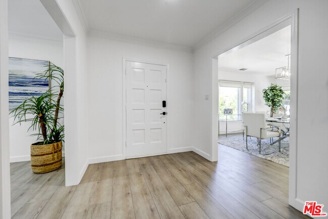 Building Photo - 344 S Camden Dr