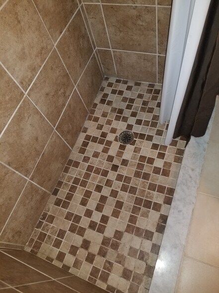 Building Photo - 300 Salem Ave NW