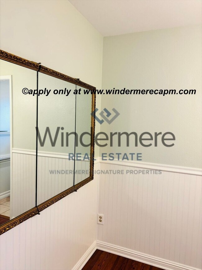 Building Photo - Beautiful 3-Bedroom Home in a Wonderful Fair Oaks Neighborhood!