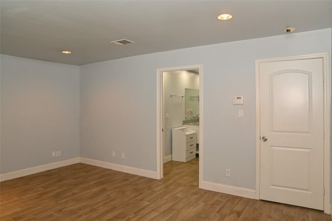 Building Photo - 5254 N Braeswood Blvd